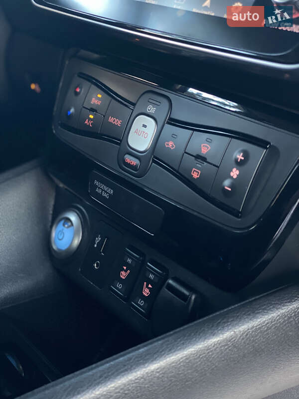 Хэтчбек Nissan Leaf 2018 в Бурштыне