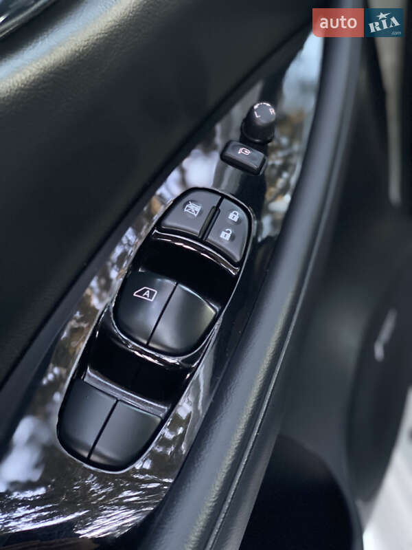 Хэтчбек Nissan Leaf 2018 в Бурштыне