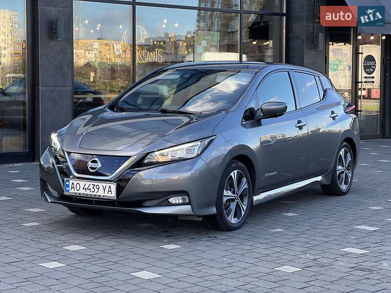 Хэтчбек Nissan Leaf 2020 в Ужгороде