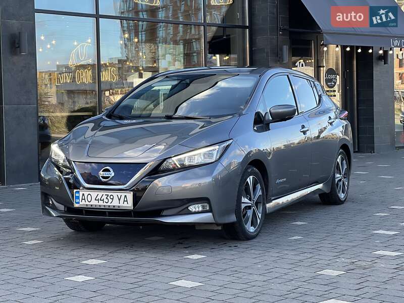 Хэтчбек Nissan Leaf 2020 в Ужгороде