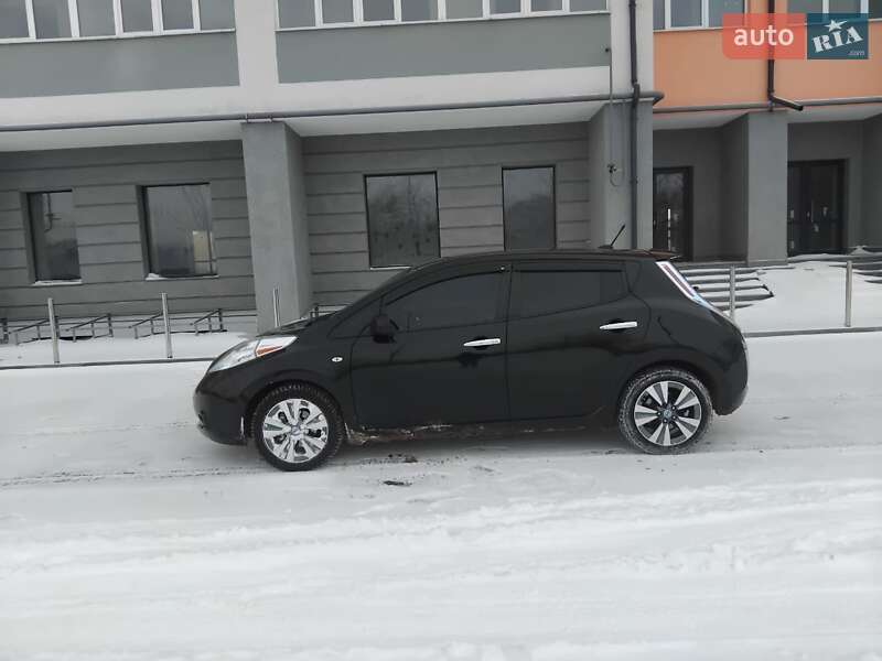 Хэтчбек Nissan Leaf 2013 в Ивано-Франковске