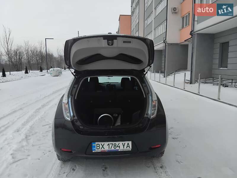 Хэтчбек Nissan Leaf 2013 в Ивано-Франковске