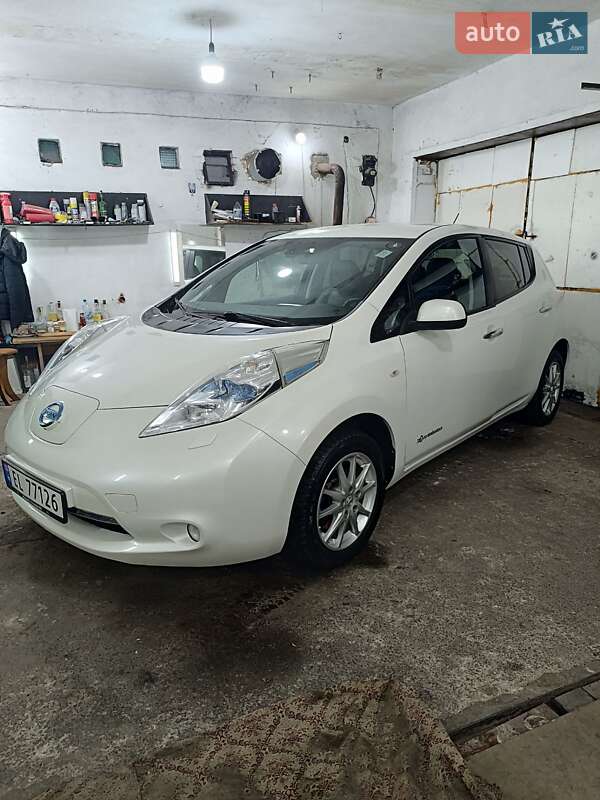 Хэтчбек Nissan Leaf 2016 в Ровно