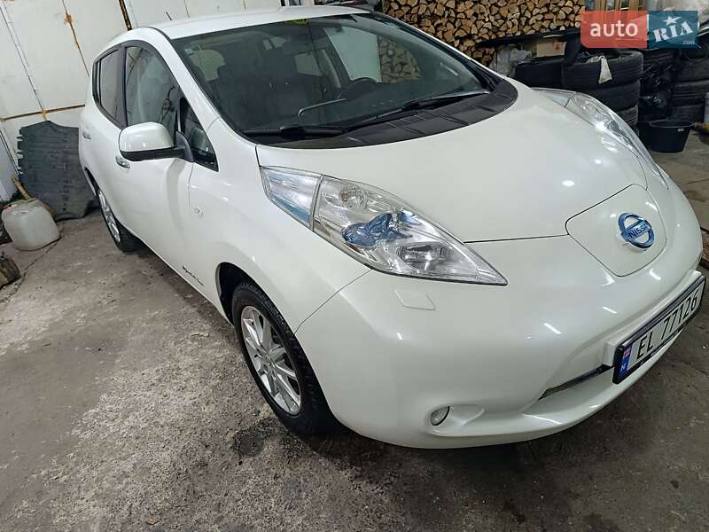 Хэтчбек Nissan Leaf 2016 в Ровно