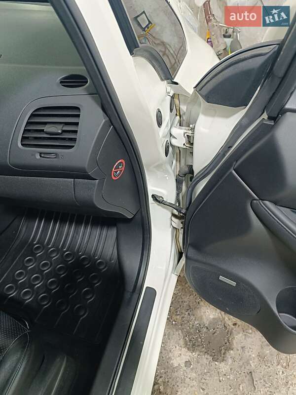 Хэтчбек Nissan Leaf 2016 в Ровно