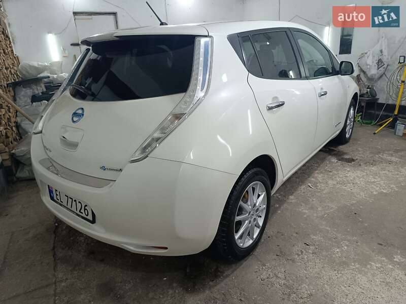 Хэтчбек Nissan Leaf 2016 в Ровно