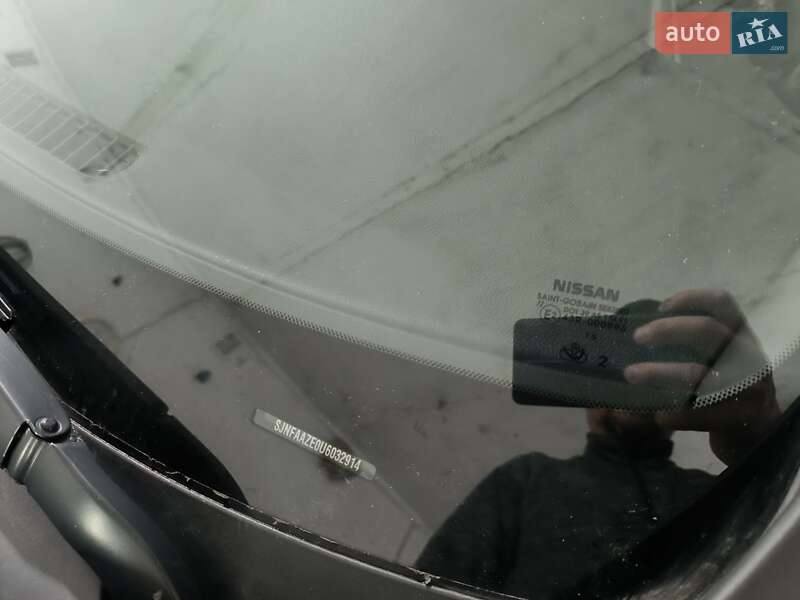 Хэтчбек Nissan Leaf 2016 в Ровно