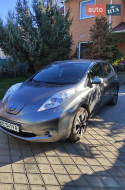 Хетчбек Nissan Leaf 2015 в Миколаєві