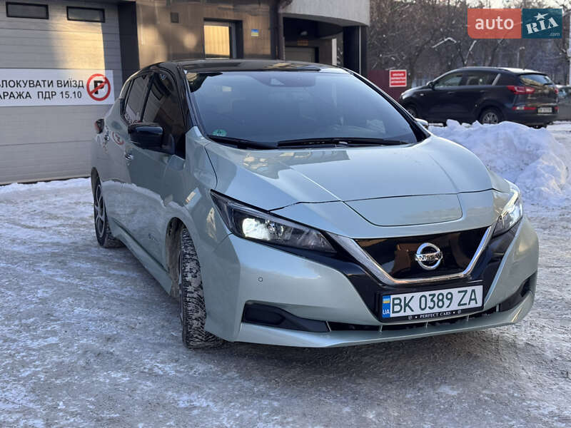 Хэтчбек Nissan Leaf 2018 в Ровно