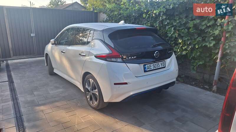 Хэтчбек Nissan Leaf 2021 в Днепре