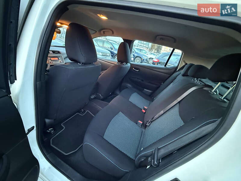 Хэтчбек Nissan Leaf 2021 в Стрые