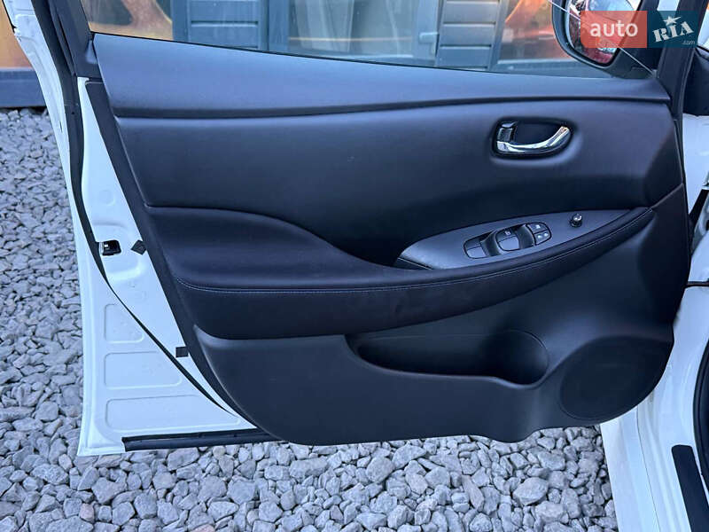 Хэтчбек Nissan Leaf 2021 в Стрые