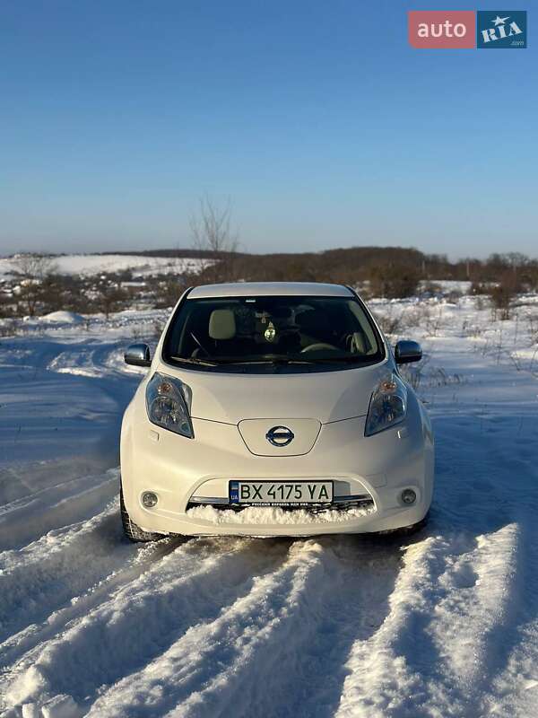 Хэтчбек Nissan Leaf 2013 в Каменец-Подольском