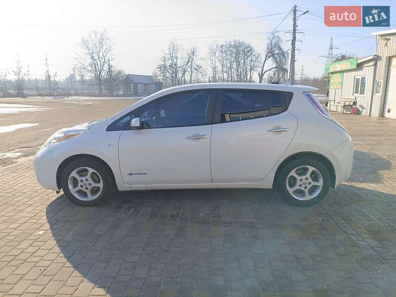 Хэтчбек Nissan Leaf 2013 в Знаменке фото 4 Хэтчбек Nissan Leaf 2013 в Знаменке
