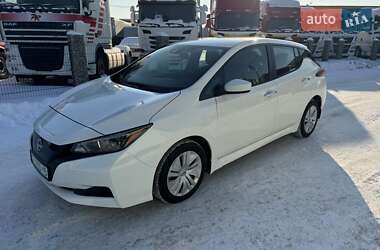 Хетчбек Nissan Leaf 2022 в Чернівцях