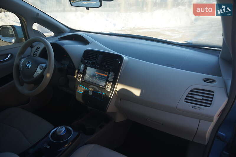 Хэтчбек Nissan Leaf 2011 в Самборе фото 39 Хэтчбек Nissan Leaf 2011 в Самборе