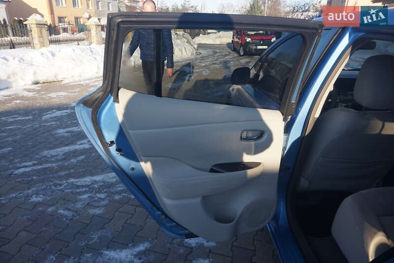 Хэтчбек Nissan Leaf 2011 в Самборе фото 43 Хэтчбек Nissan Leaf 2011 в Самборе
