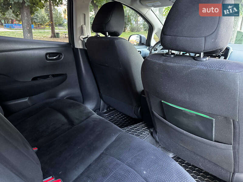 Хетчбек Nissan Leaf 2016 в Києві