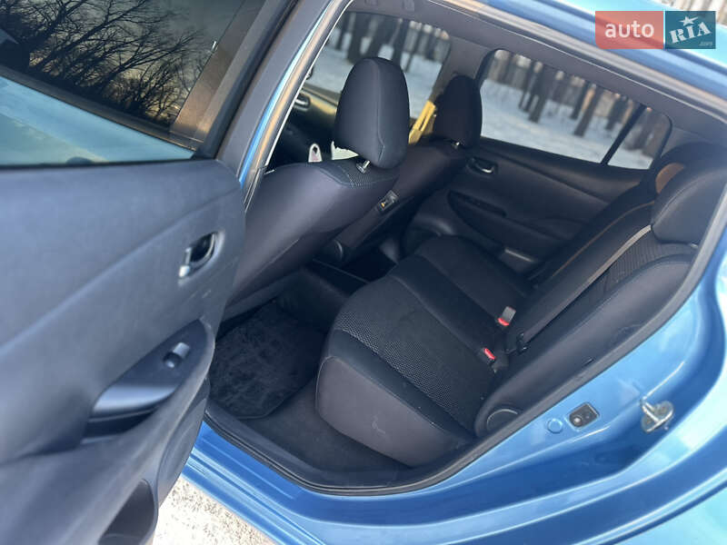 Хэтчбек Nissan Leaf 2014 в Умани