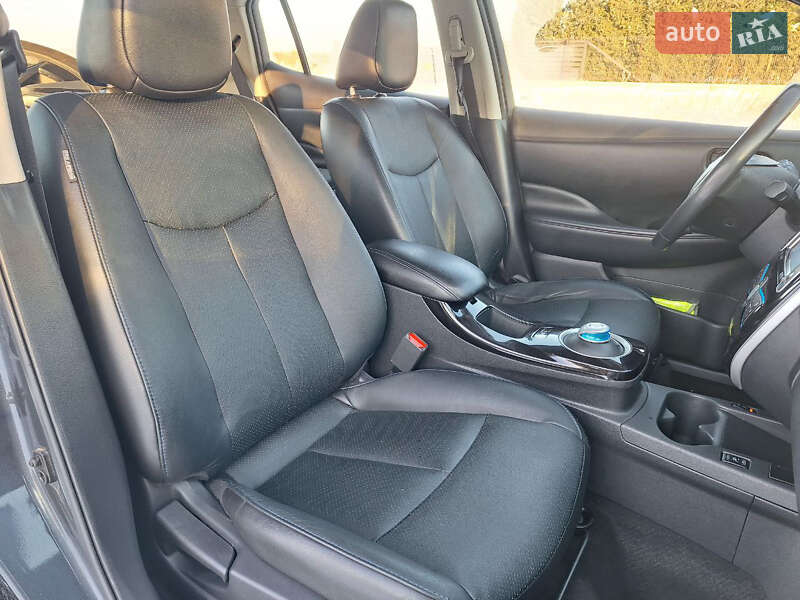 Хетчбек Nissan Leaf 2013 в Городку