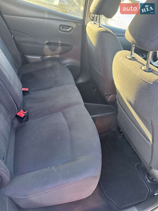 Хэтчбек Nissan Leaf 2014 в Житомире