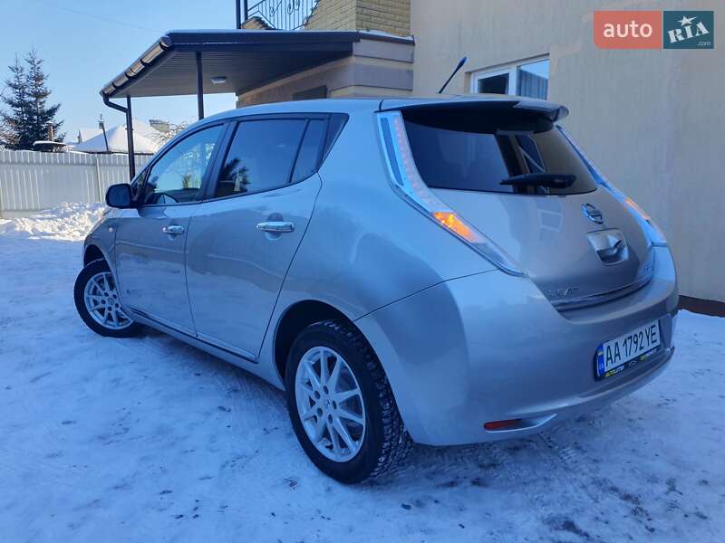 Хэтчбек Nissan Leaf 2013 в Горе фото 18 Хэтчбек Nissan Leaf 2013 в Горе