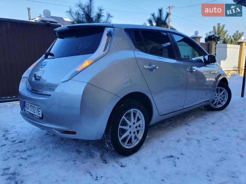 Хэтчбек Nissan Leaf 2013 в Горе фото 28 Хэтчбек Nissan Leaf 2013 в Горе