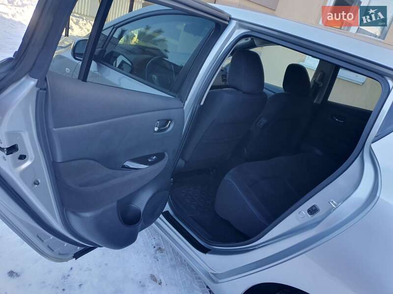 Хэтчбек Nissan Leaf 2013 в Горе фото 65 Хэтчбек Nissan Leaf 2013 в Горе