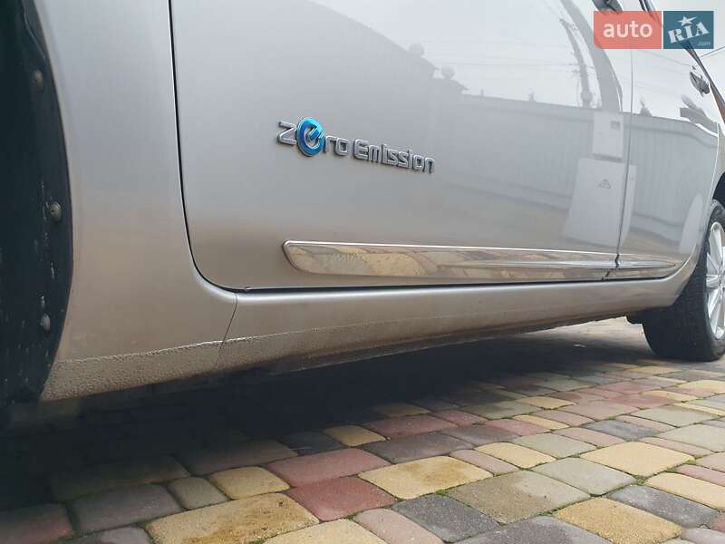 Хэтчбек Nissan Leaf 2013 в Горе фото 54 Хэтчбек Nissan Leaf 2013 в Горе