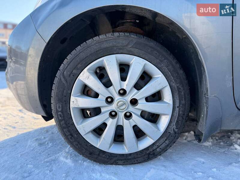 Хэтчбек Nissan Leaf 2014 в Луцке фото 4 Хэтчбек Nissan Leaf 2014 в Луцке