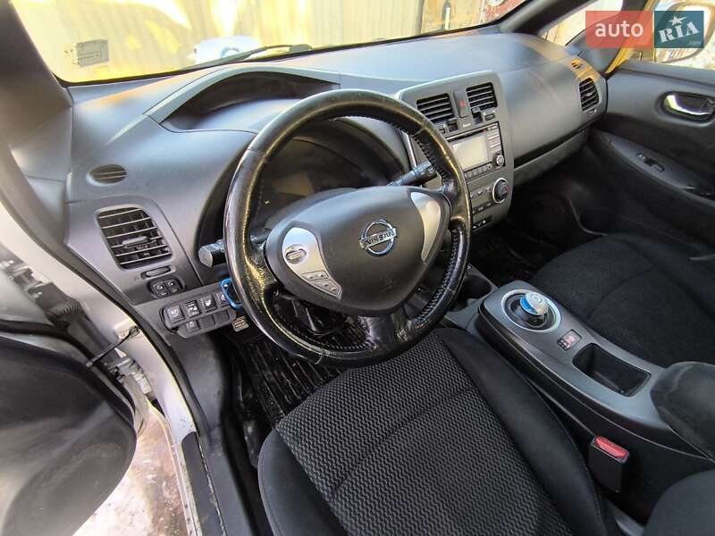 Хэтчбек Nissan Leaf 2013 в Завалье фото 9 Хэтчбек Nissan Leaf 2013 в Завалье