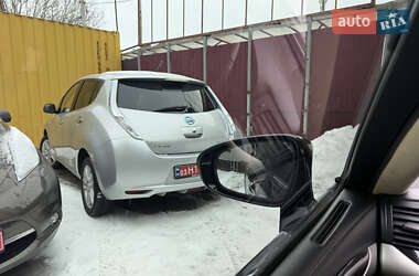 Хэтчбек Nissan Leaf 2012 в Умани