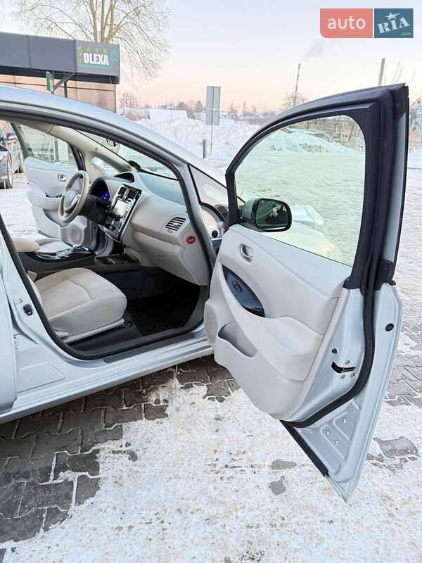 Хэтчбек Nissan Leaf 2012 в Владимире фото 46 Хэтчбек Nissan Leaf 2012 в Владимире