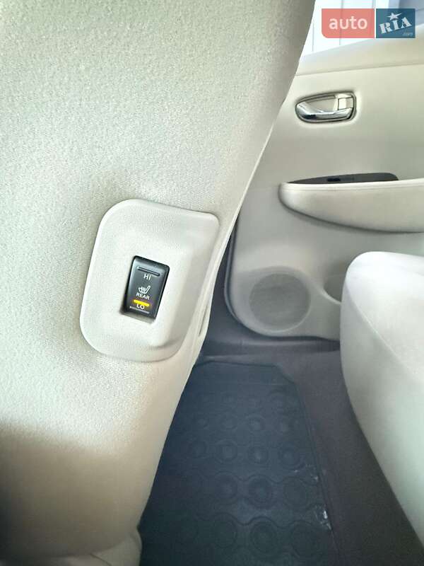 Хэтчбек Nissan Leaf 2012 в Владимире фото 54 Хэтчбек Nissan Leaf 2012 в Владимире