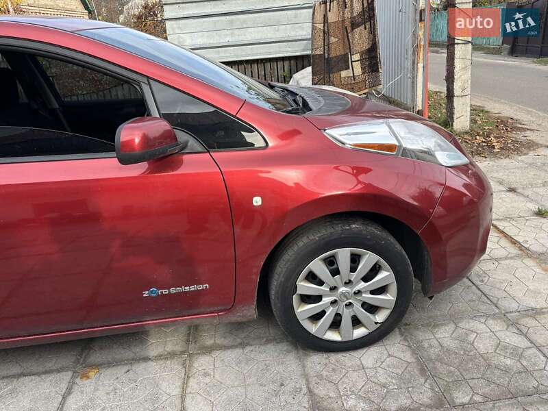Хетчбек Nissan Leaf 2015 в Києві фото 7 Хетчбек Nissan Leaf 2015 в Києві