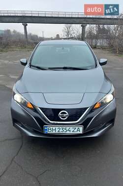 Хетчбек Nissan Leaf 2018 в Первомайську