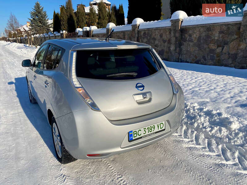 Хэтчбек Nissan Leaf 2012 в Львове