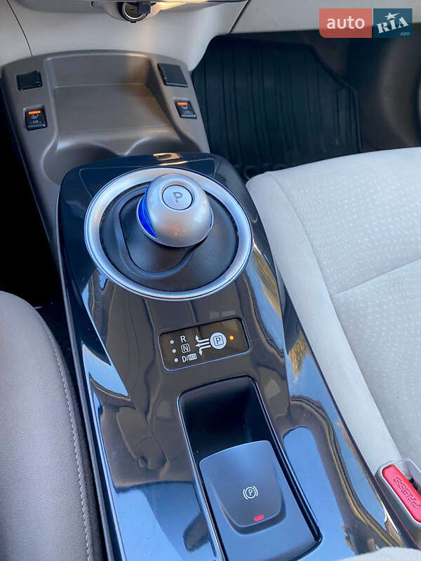 Хэтчбек Nissan Leaf 2012 в Львове