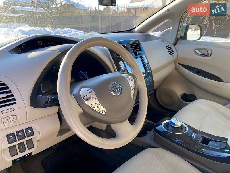 Хэтчбек Nissan Leaf 2012 в Львове