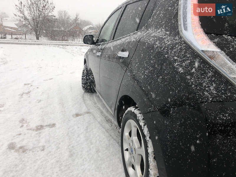 Хэтчбек Nissan Leaf 2014 в Казатине