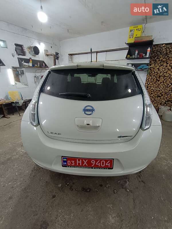 Хэтчбек Nissan Leaf 2014 в Ровно