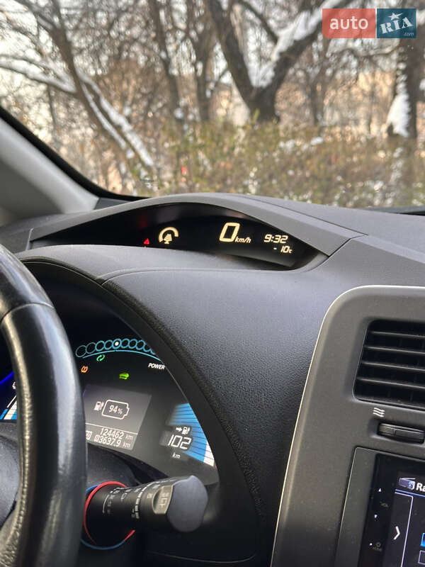 Хэтчбек Nissan Leaf 2014 в Ужгороде