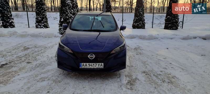 Хетчбек Nissan Leaf 2018 в Білогородці