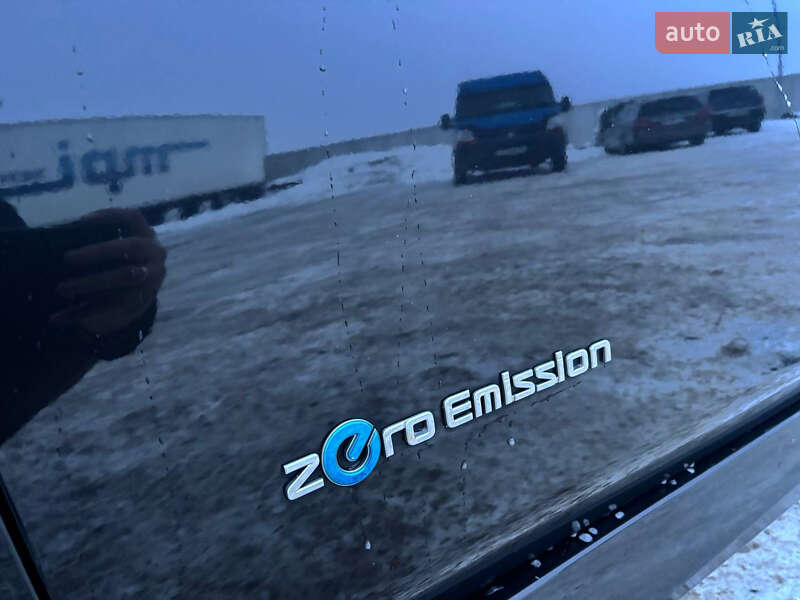 Хэтчбек Nissan Leaf 2018 в Владимире