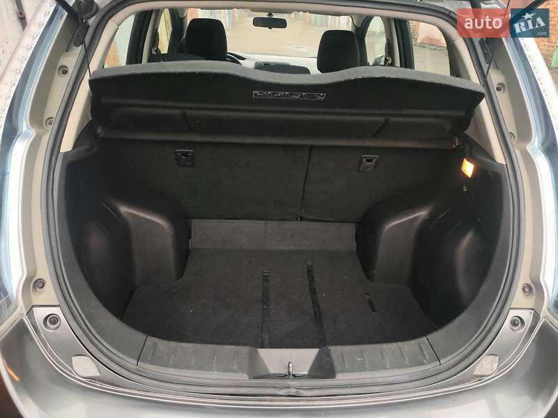 Хетчбек Nissan Leaf 2013 в Полтаві фото 12 Хетчбек Nissan Leaf 2013 в Полтаві
