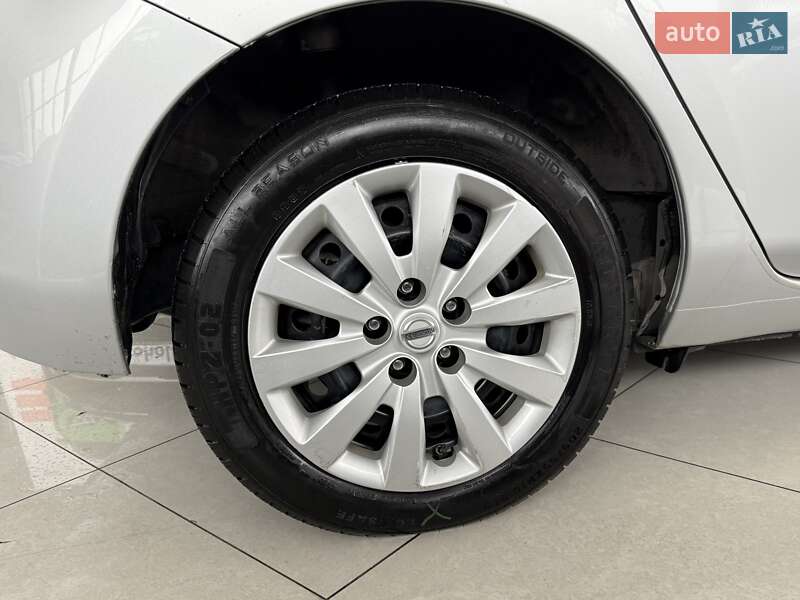 Хетчбек Nissan Leaf 2015 в Одесі