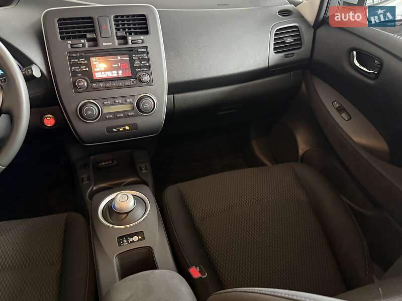 Хетчбек Nissan Leaf 2015 в Одесі