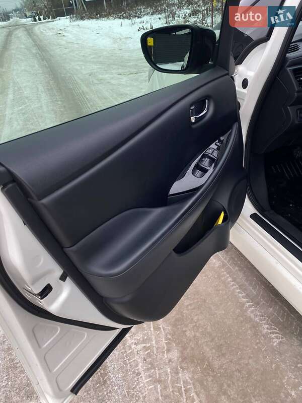 Хэтчбек Nissan Leaf 2020 в Софиевской Борщаговке фото 10 Хэтчбек Nissan Leaf 2020 в Софиевской Борщаговке
