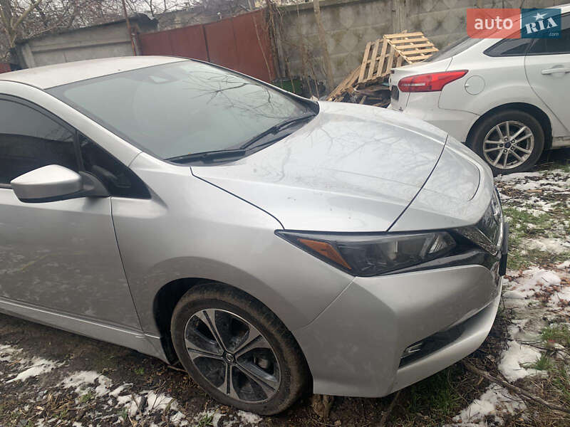Хетчбек Nissan Leaf 2021 в Одесі