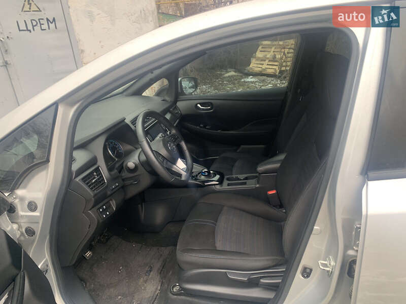 Хетчбек Nissan Leaf 2021 в Одесі